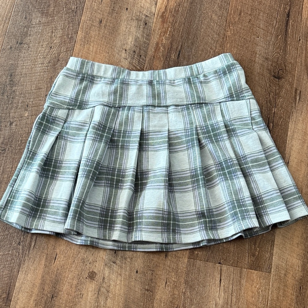 SO Plaid Pleated Skort in Sage Green and Cream